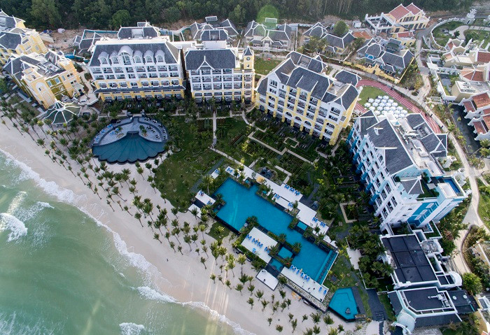 Khu nghỉ dưỡng cao cấp JW Marriott Phu Quoc Emerald Bay. Khu nghỉ dưỡng cao cấp JW Marriott Phu Quoc Emerald Bay.