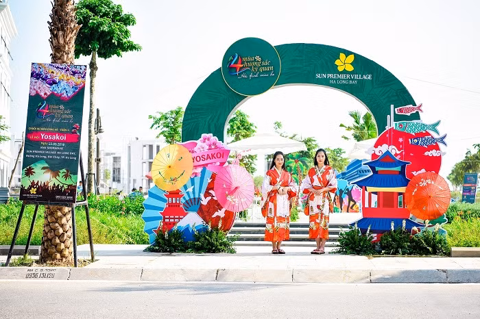 Lễ hội Yosakoi thu hút du khách bởi những, trang phục sắc màu của đất nước mặt trời mọc.