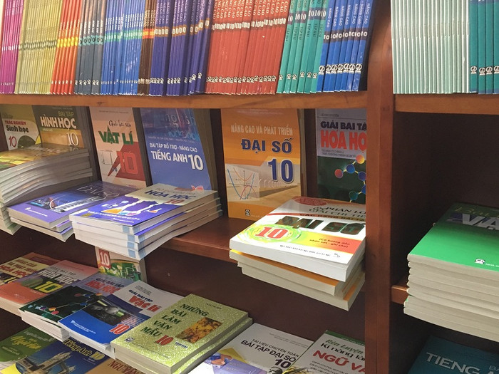 Sách giáo khoa có vai trò quan trọng đối với hoạt động dạy và học (Ảnh: A.N). Sách giáo khoa có vai trò quan trọng đối với hoạt động dạy và học (Ảnh: A.N).