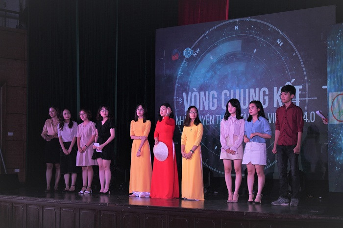 Ba đội tranh tài đêm chung kết IC Master 2018. Ba đội tranh tài đêm chung kết IC Master 2018.