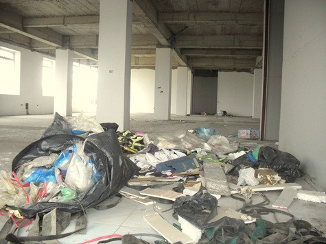 Tòa nhà VFF vẫn không có gì thay đổi sau hơn 1 tháng báo chí lên tiếng. Ảnh: Ngọc Khánh