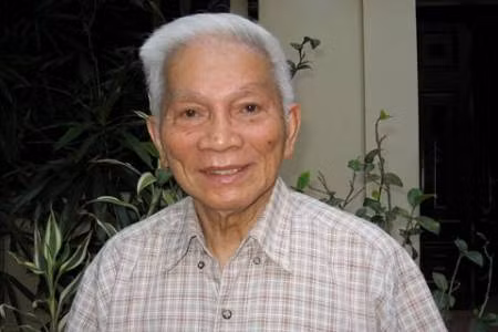 Giáo sư Hoàng Tụy