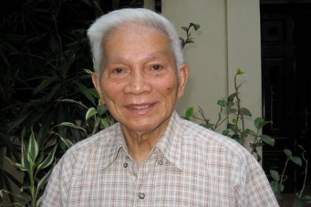 Giáo sư Hoàng Tụy Giáo sư Hoàng Tụy