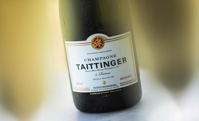 Dòng Champagne Taittinger Brut Réserve cao cấp. Dòng Champagne Taittinger Brut Réserve cao cấp.