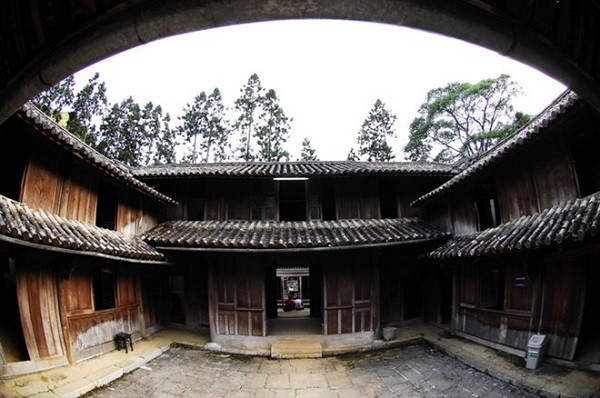 Khu "giếng trời" trong dinh thự họ Vương. Ảnh: thethaovanhoa.vn Khu "giếng trời" trong dinh thự họ Vương. Ảnh: thethaovanhoa.vn