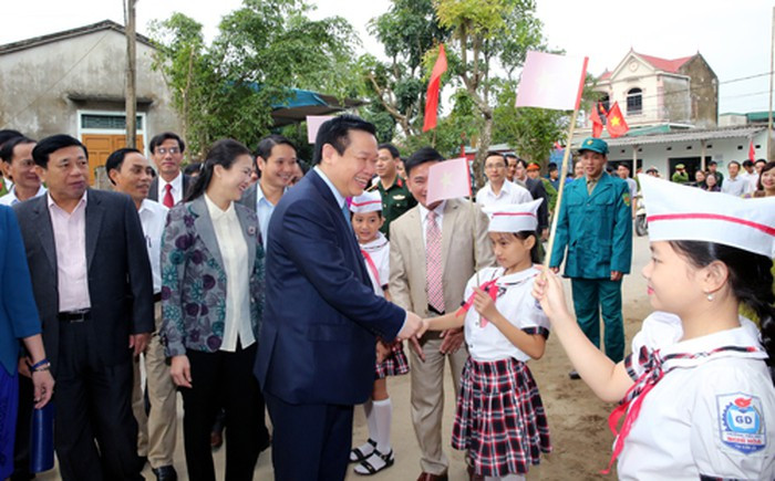 Phó Thủ tướng Vương Đình Huệ dự “Ngày hội Đại đoàn kết toàn dân tộc” ở Nghệ An