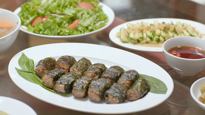 Chả xương sông là một trong những món ăn quen thuộc vào mùa đông. Chả xương sông là một trong những món ăn quen thuộc vào mùa đông.
