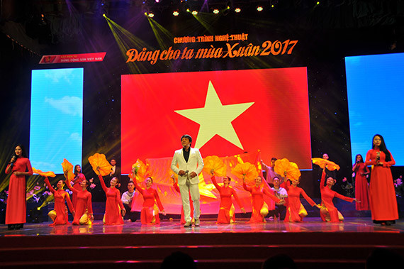 Chương trình nghệ thuật "Đảng cho ta mùa xuân" do Báo điện tử Đảng Cộng sản Việt Nam phối hợp tổ chức. Ảnh minh họa. Nguồn: Vương Hà/dangcongsan.vn Chương trình nghệ thuật "Đảng cho ta mùa xuân" do Báo điện tử Đảng Cộng sản Việt Nam phối hợp tổ chức. Ảnh minh họa. Nguồn: Vương Hà/dangcongsan.vn