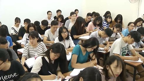 Các em học sinh tại một lớp học thêm (Ảnh minh họa: vov.vn). Các em học sinh tại một lớp học thêm (Ảnh minh họa: vov.vn).