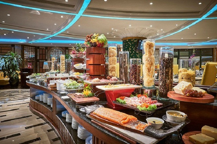 Buffet 5 sao tại Windsor Plaza Hotel được ưu đãi hấp dẫn trên Adayroi.com. Buffet 5 sao tại Windsor Plaza Hotel được ưu đãi hấp dẫn trên Adayroi.com.