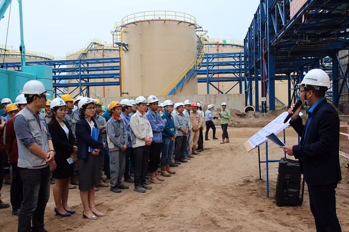 Toàn cảnh lễ phát động thi đua trên công trường Nhà máy nhiệt điện Thái Bình 2.