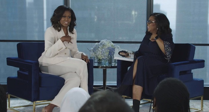 Đệ nhất Phu nhân Hoa Kỳ Michelle Obama cùng nữ hoàng truyền hình Mỹ Oprah Winfrey. Đệ nhất Phu nhân Hoa Kỳ Michelle Obama cùng nữ hoàng truyền hình Mỹ Oprah Winfrey.