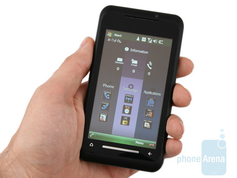 Toshiba TG01: Hiện nay Toshiba vẫn đang cố gắng khẳng định vị thế của mình trong thị trường smartphone. Mặc dù vậy không ít người không thể phủ nhận những thành công của hãng này trong phân khúc điện thoại thông minh khi cho ra mắt chiếc điện thoại trang bị bộ vi xử lý 1GHz đầu tiên. Toshiba TG01 là chiếc PDA phone có tốc độ mạnh nhất hiện này, máy chạy trên nền tảng Snapdragon 1 GHz, thiết kế màn hình siêu rộng, WVGA tới 4,1 inch, nhưng độ dày của máy chỉ là 9,9 mm. Toshiba TG01: Hiện nay Toshiba vẫn đang cố gắng khẳng định vị thế của mình trong thị trường smartphone. Mặc dù vậy không ít người không thể phủ nhận những thành công của hãng này trong phân khúc điện thoại thông minh khi cho ra mắt chiếc điện thoại trang bị bộ vi xử lý 1GHz đầu tiên. Toshiba TG01 là chiếc PDA phone có tốc độ mạnh nhất hiện này, máy chạy trên nền tảng Snapdragon 1 GHz, thiết kế màn hình siêu rộng, WVGA tới 4,1 inch, nhưng độ dày của máy chỉ là 9,9 mm.