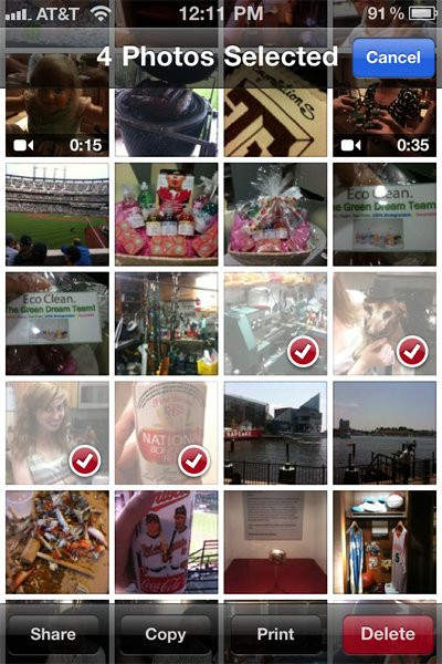 Khi đang duyệt ảnh, bạn hãy bấm vào nút bấm ở góc dưới cùng bên phải để chọn nhiều bức ảnh sau đó gửi chúng tới người thân và bạn bè qua email hoặc MMS. Khi đang duyệt ảnh, bạn hãy bấm vào nút bấm ở góc dưới cùng bên phải để chọn nhiều bức ảnh sau đó gửi chúng tới người thân và bạn bè qua email hoặc MMS.