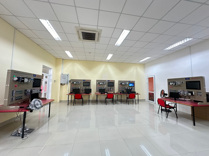 Phòng thực hành phục vụ đào tạo về vi mạch, bán dẫn của Đại học Huế. Ảnh: Nhà trường cung cấp Phòng thực hành phục vụ đào tạo về vi mạch, bán dẫn của Đại học Huế. Ảnh: Nhà trường cung cấp
