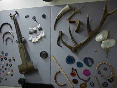 Đồ trang trí treo trong khu vực nhà máy