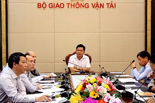 “Bệnh đồng phục” đang tàn phá xã hội Việt Nam ảnh 2 “Bệnh đồng phục” đang tàn phá xã hội Việt Nam ảnh 2