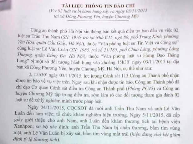 Tài liệu thông tin báo chí vụ hai luật sư bị hành hung (ảnh: XUÂN QUANG).