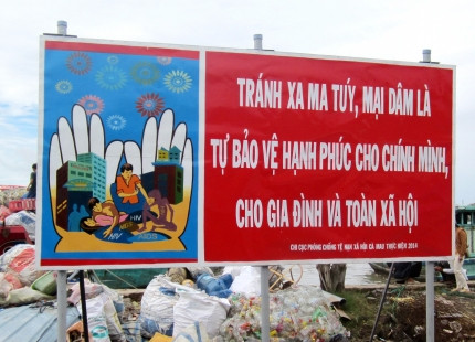 Tuyên truyền phòng chống mại dâm (ảnh: Ủy ban Quốc gia phòng, chống AIDS và phòng chống tệ nạn ma túy, mại dâm).