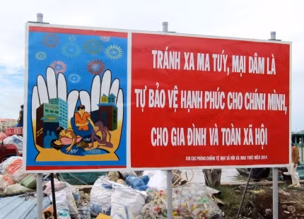 Tuyên truyền phòng chống mại dâm (ảnh: Ủy ban Quốc gia phòng, chống AIDS và phòng chống tệ nạn ma túy, mại dâm).