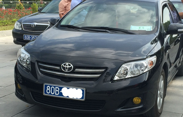 Ngoài biển ưu tiên, trên kính lái hoàn toàn...trắng. Ngoài biển ưu tiên, trên kính lái hoàn toàn...trắng.