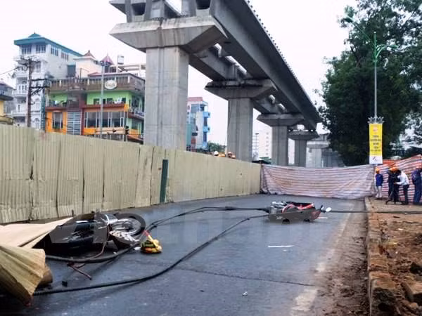 Tai nạn tại công trình đường sắt trên cao Cát Linh - Hà Đông khiến dư luận bàng hoàng. Ảnh: Vietnam+