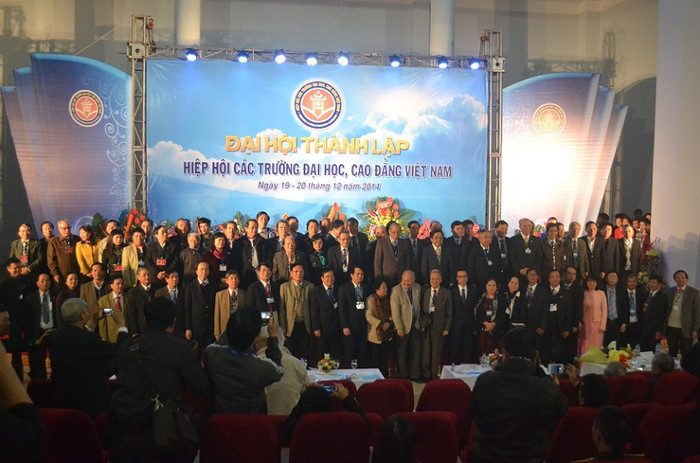 Ra mắt Ban chấp hành Hiệp hội các trường Đại học, Cao đẳng Việt Nam (nhiệm kỳ 2015 - 2019). Ảnh: Quốc Toản.