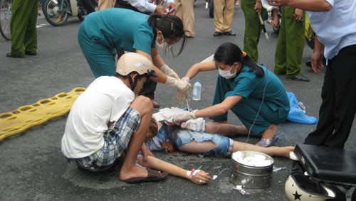 Tai nạn có thể xảy ra bất cứ lúc nào, thông thường người lao động luôn phải gánh chịu thiệt thòi. Tai nạn có thể xảy ra bất cứ lúc nào, thông thường người lao động luôn phải gánh chịu thiệt thòi.