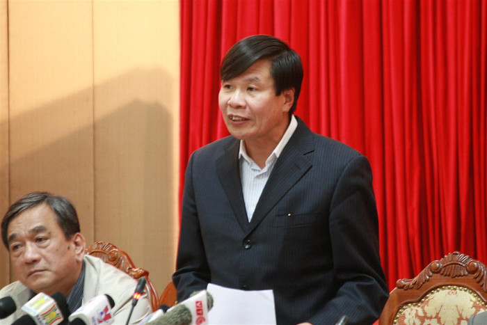 Ông Nguyễn Thịnh Thành - Chánh Văn phòng UBND thành phố Hà Nội thông tin về việc kết thúc hợp đồng thuê căn nhà số 12 phố Nguyễn Chế Nghĩa (quận Hoàn Kiếm) với ông Hoàng Văn Nghiên - nguyên Chủ tịch UBND thành phố Hà Nội., Ảnh: Ngọc Quang. Ông Nguyễn Thịnh Thành - Chánh Văn phòng UBND thành phố Hà Nội thông tin về việc kết thúc hợp đồng thuê căn nhà số 12 phố Nguyễn Chế Nghĩa (quận Hoàn Kiếm) với ông Hoàng Văn Nghiên - nguyên Chủ tịch UBND thành phố Hà Nội., Ảnh: Ngọc Quang.