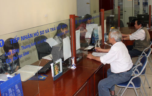 Năm 2015, các bộ, ngành, địa phương chỉ được tuyển mới biên chế không quá 50% số lượng nghỉ hưu. Năm 2015, các bộ, ngành, địa phương chỉ được tuyển mới biên chế không quá 50% số lượng nghỉ hưu.