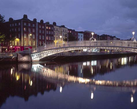 Dublin là thành phố lớn nhất và là thủ đô của Cộng hòa Ireland. Dublin được thành lập thành một khu định cư của người Viking, và trở thành thủ đô của Ireland từ thời trung cổ. Dublin là thành phố lớn nhất và là thủ đô của Cộng hòa Ireland. Dublin được thành lập thành một khu định cư của người Viking, và trở thành thủ đô của Ireland từ thời trung cổ.