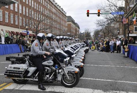 Lực lượng cảnh sát tham gia làm nhiệm vụ, chuẩn bị cho ngày lễ Thánh Patrick