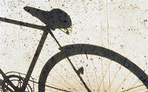 ĐH Clean and Green: Bên cạnh không gian dành cho 3.680 chiếc xe đạp, nhà trường còn có những bữa ăn sáng và các bài học về kỹ năng đi xe đạp miễn phí để khuyến khích các sinh viên sử dụng loại phương tiện thân thiện với môi trường này. ĐH Clean and Green: Bên cạnh không gian dành cho 3.680 chiếc xe đạp, nhà trường còn có những bữa ăn sáng và các bài học về kỹ năng đi xe đạp miễn phí để khuyến khích các sinh viên sử dụng loại phương tiện thân thiện với môi trường này.