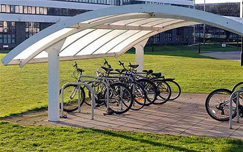 ĐH Warwick: Với khuôn viên rộng khoảng 721 mẫu Anh, trường đã dành ra diện tích cho 3.220 chiếc xe đạp cho khoảng 12.000 sinh viên của mình. ĐH Warwick: Với khuôn viên rộng khoảng 721 mẫu Anh, trường đã dành ra diện tích cho 3.220 chiếc xe đạp cho khoảng 12.000 sinh viên của mình.