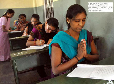 Cầu nguyện để được điểm cao.