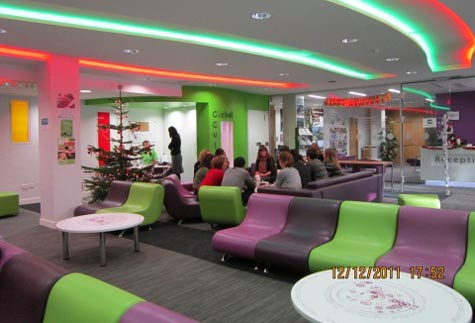 Một góc sinh hoạt tập thể của University College Dublin (ĐH Tổng hợp Dublin). Ảnh: Kim Dung Một góc sinh hoạt tập thể của University College Dublin (ĐH Tổng hợp Dublin). Ảnh: Kim Dung