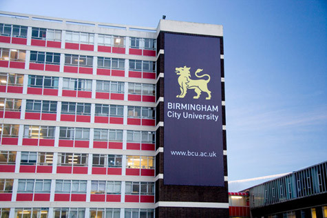 Là quê hương của ba trường đại học lớn: University of Birmingham, Birmingham City University (BCU) và Aston University, Birmingham là một điểm đến thú vị cho những du học sinh muốn tận hưởng một cuộc sống sôi động với nhiều cơ hội học tập hấp dẫn ở trung tâm Anh quốc. (Ảnh: Birmingham City University (BCU)) Là quê hương của ba trường đại học lớn: University of Birmingham, Birmingham City University (BCU) và Aston University, Birmingham là một điểm đến thú vị cho những du học sinh muốn tận hưởng một cuộc sống sôi động với nhiều cơ hội học tập hấp dẫn ở trung tâm Anh quốc. (Ảnh: Birmingham City University (BCU))