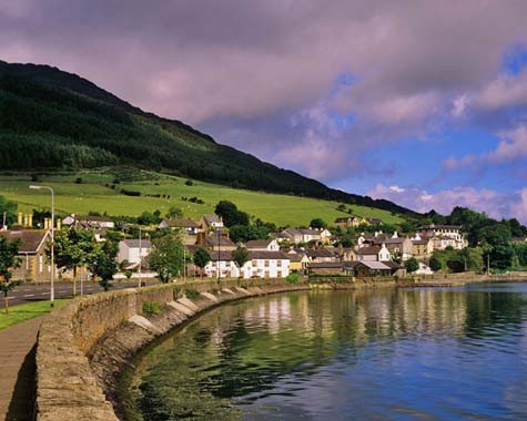 Carlingford, Cooley Peninsula, County Louth là một thị trấn ven biển ở miền bắc. Thị trấn này nằm giữa Carlingford Lough và Slieve Foy, còn có tên khác là Carlingford Mountain. Carlingford, Cooley Peninsula, County Louth là một thị trấn ven biển ở miền bắc. Thị trấn này nằm giữa Carlingford Lough và Slieve Foy, còn có tên khác là Carlingford Mountain.
