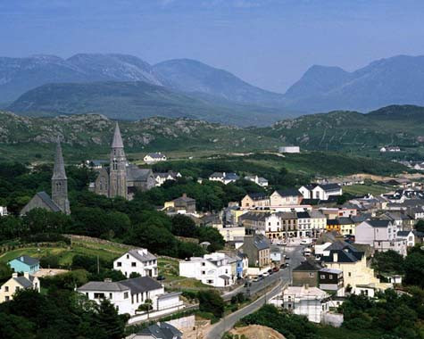 Clifden là một thị trấn trên bờ biển của County Galway, Ireland. Nó được xem như thị trấn lớn nhất của Connemara và thường được gọi với cái tên "Thủ đô của Connemara". Clifden là một thị trấn trên bờ biển của County Galway, Ireland. Nó được xem như thị trấn lớn nhất của Connemara và thường được gọi với cái tên "Thủ đô của Connemara".