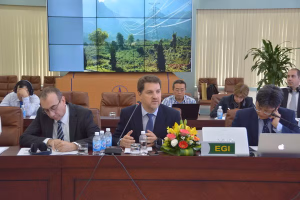 Ông Didier Wiot phát biểu tại hội nghị.