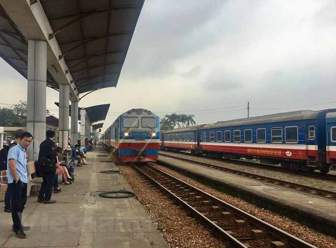 Hệ thống đường sắt hiện nay ngày càng lạc hậu không đáp ứng được nhu cầu phát triển kinh tế - xã hội của đất nước trong tương lai. ảnh minh họa: TTXVN. Hệ thống đường sắt hiện nay ngày càng lạc hậu không đáp ứng được nhu cầu phát triển kinh tế - xã hội của đất nước trong tương lai. ảnh minh họa: TTXVN.