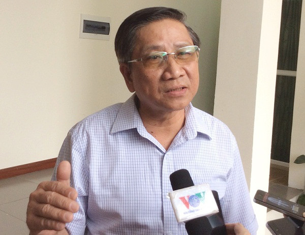 GS Nguyễn Minh Thuyết: "Chương trình giáo dục nào cũng phải xác định trang bị cho người học những kiến thức gì, hình thành và phát triển ở họ những kĩ năng và thái độ như thế nào". Ảnh: Ngọc Quang. GS Nguyễn Minh Thuyết: "Chương trình giáo dục nào cũng phải xác định trang bị cho người học những kiến thức gì, hình thành và phát triển ở họ những kĩ năng và thái độ như thế nào". Ảnh: Ngọc Quang.