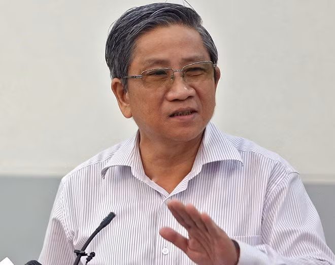 GS Nguyễn Minh Thuyết nhận định, kỳ thi "2 trong 1" mà Bộ Giáo dục vừa nêu ra chưa thể tránh được cồng kềnh, lãng phí. Bộ Giáo dục cần đầu tư cho phân luồng, đấy là việc mà các nền giáo dục tiên tiến đã làm.