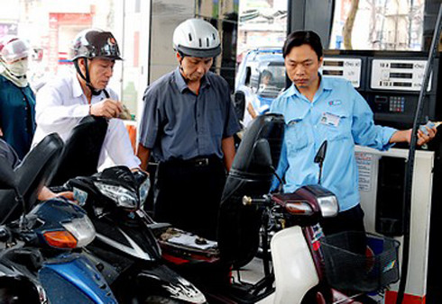 Xăng giảm giá liên tiếp 4 lần trong 31 ngày qua. Ảnh minh họa, nguồn internet. Xăng giảm giá liên tiếp 4 lần trong 31 ngày qua. Ảnh minh họa, nguồn internet.