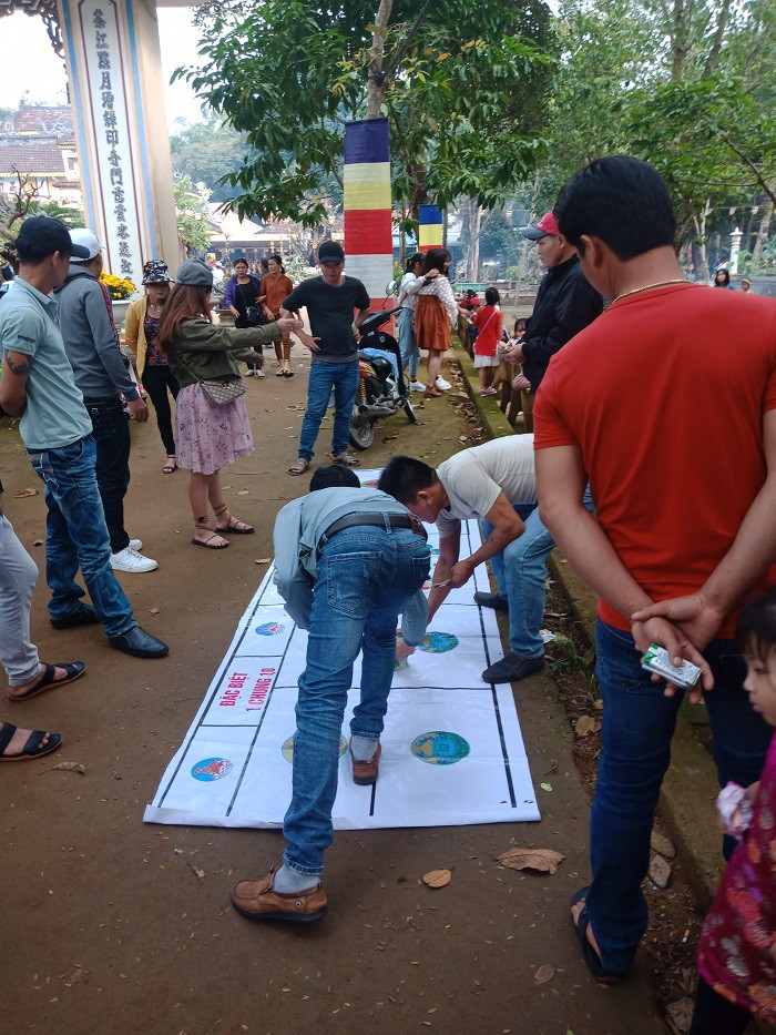 Sòng xóc bầu cua ngang nhiên hoạt động.