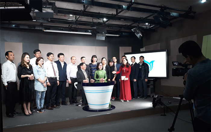 Đại biểu tham quan khu công nghệ cao của Trường Đại học Mở Hà Nội. Đại biểu tham quan khu công nghệ cao của Trường Đại học Mở Hà Nội.