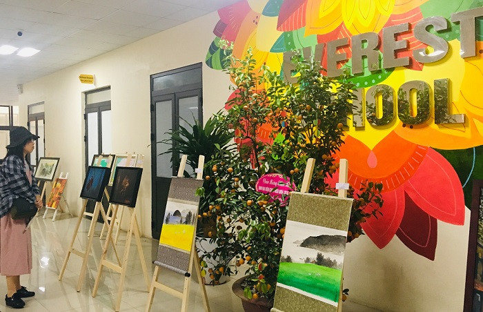 Triển lãm mỹ thuật Việt – Hàn tại Trường Everest (Ảnh: A.N).