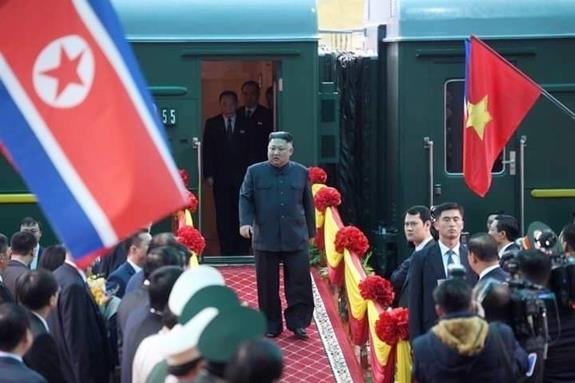 Chủ tịch Triều Tiên Kim Jong Un đến ga Đồng Đăng. Chủ tịch Triều Tiên Kim Jong Un đến ga Đồng Đăng.