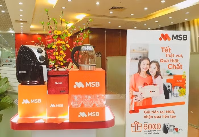 Gửi tiết kiệm đầu năm, khách hàng tại MSB nhận được nhiều quà tặng giá trị.