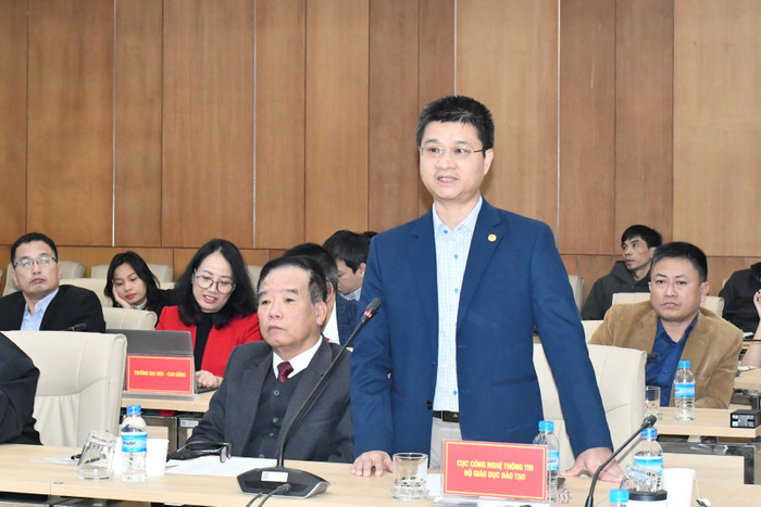 Ông Tô Hồng Nam, Phó Cục trưởng Cục Công nghệ thông tin, Bộ Giáo dục và Đào tạo nêu ý kiến. (Ảnh: Huệ Mai).